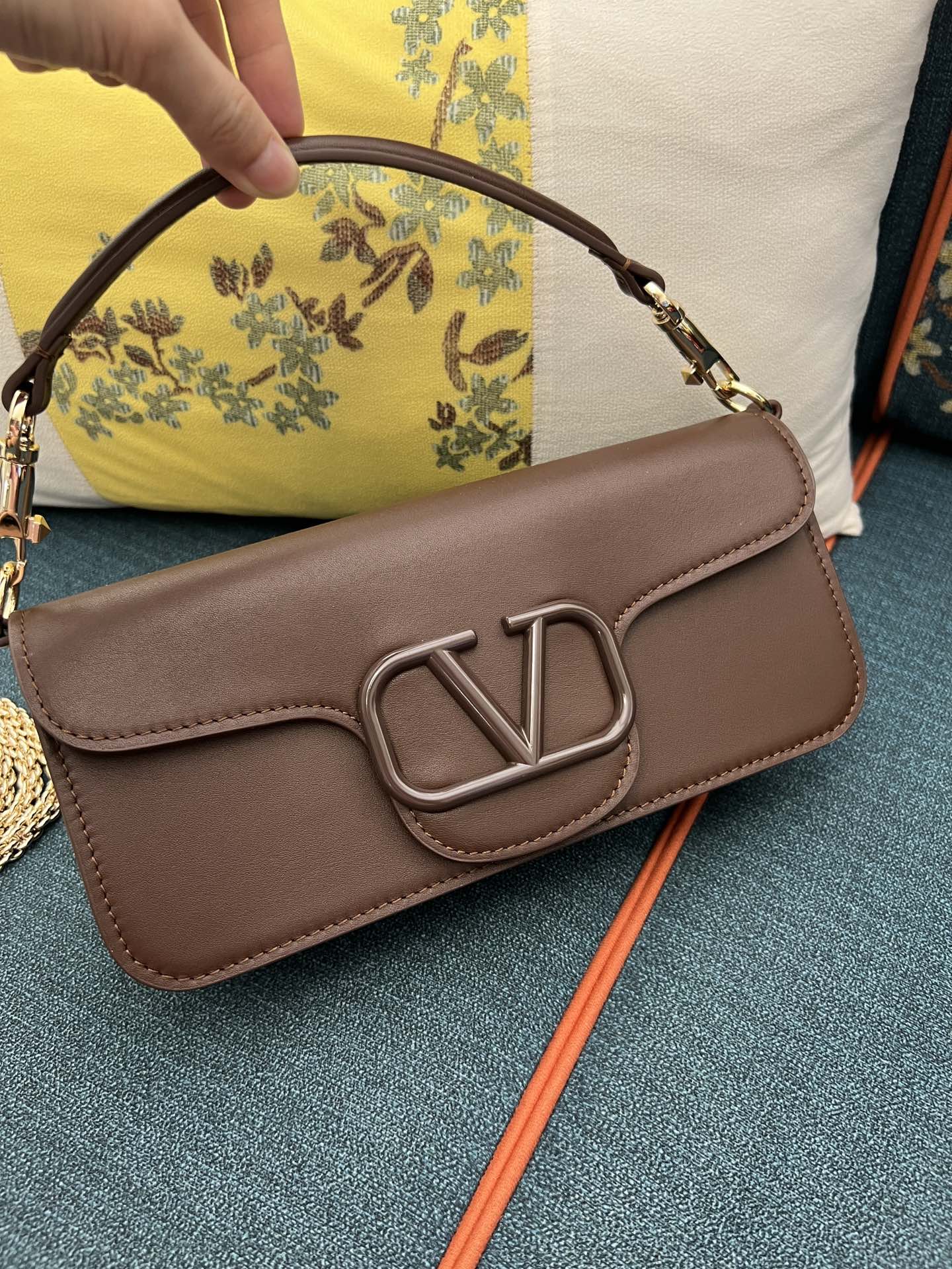 Valentino Garavani Loco Vitello Hobo Bag – Valentino Garavani – Black – Leather on SALE | Sak