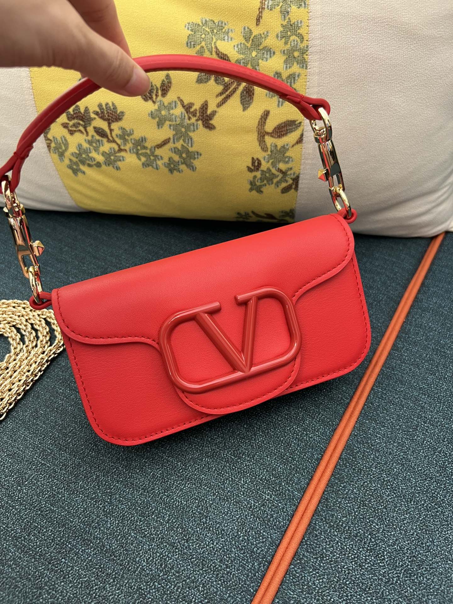 Valentino Garavani VLogo Signature Shoulder Bag | Red