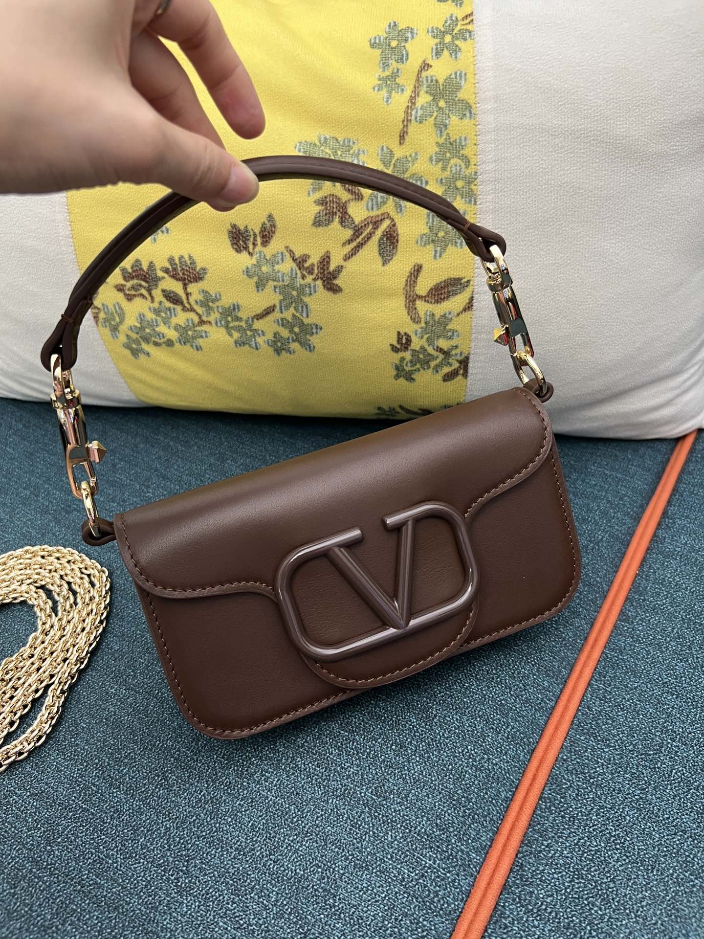 Valentino Garavani Loco Vitello Hobo Bag – Valentino Garavani